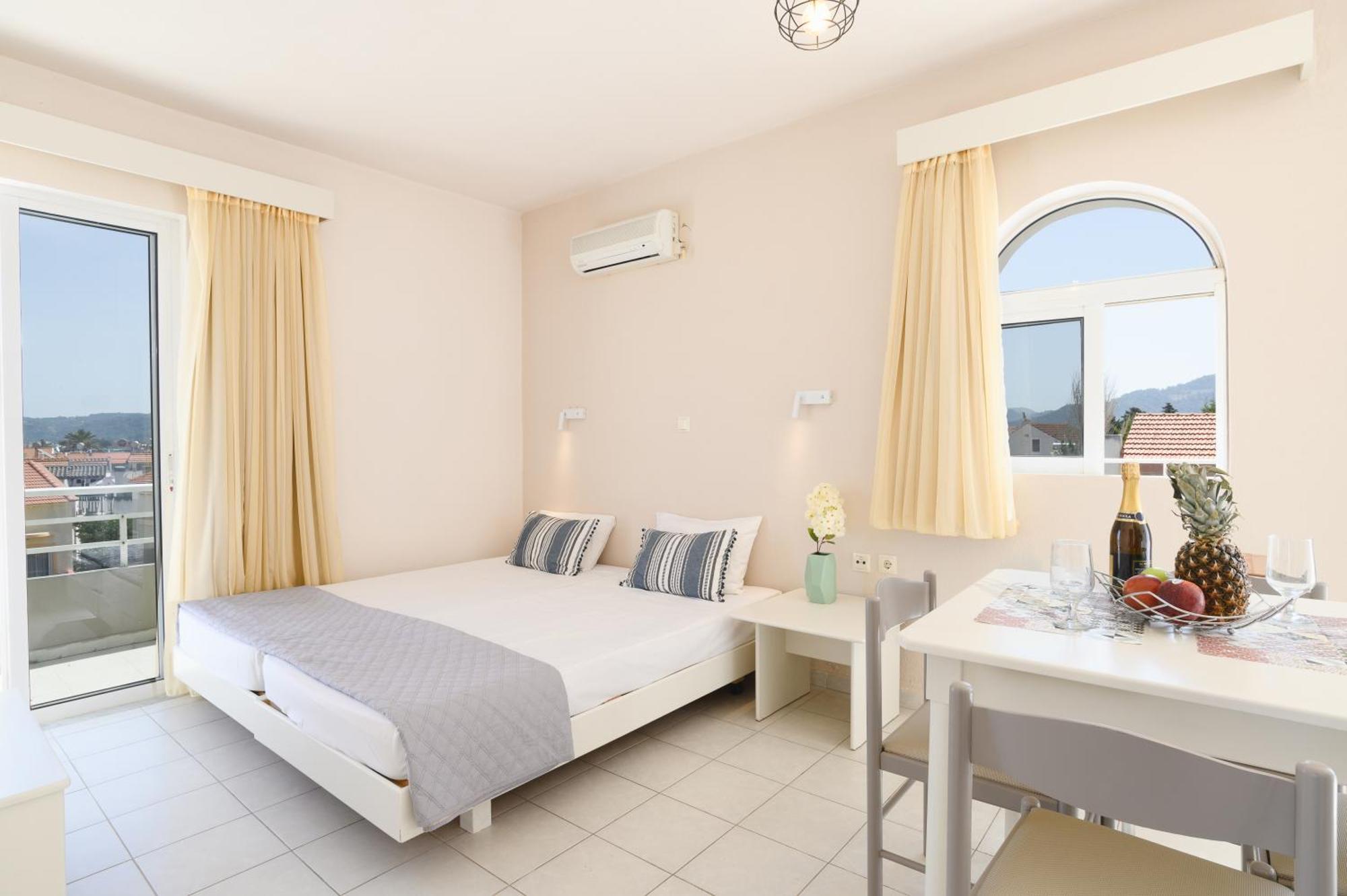Eugenia Studios & Apartments Ialysos  Luaran gambar